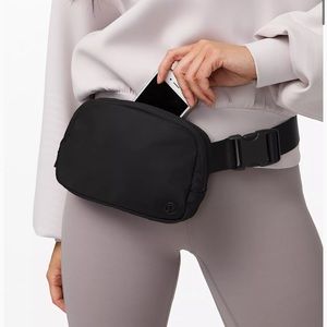 Lululemon Everywhere Belt Bag